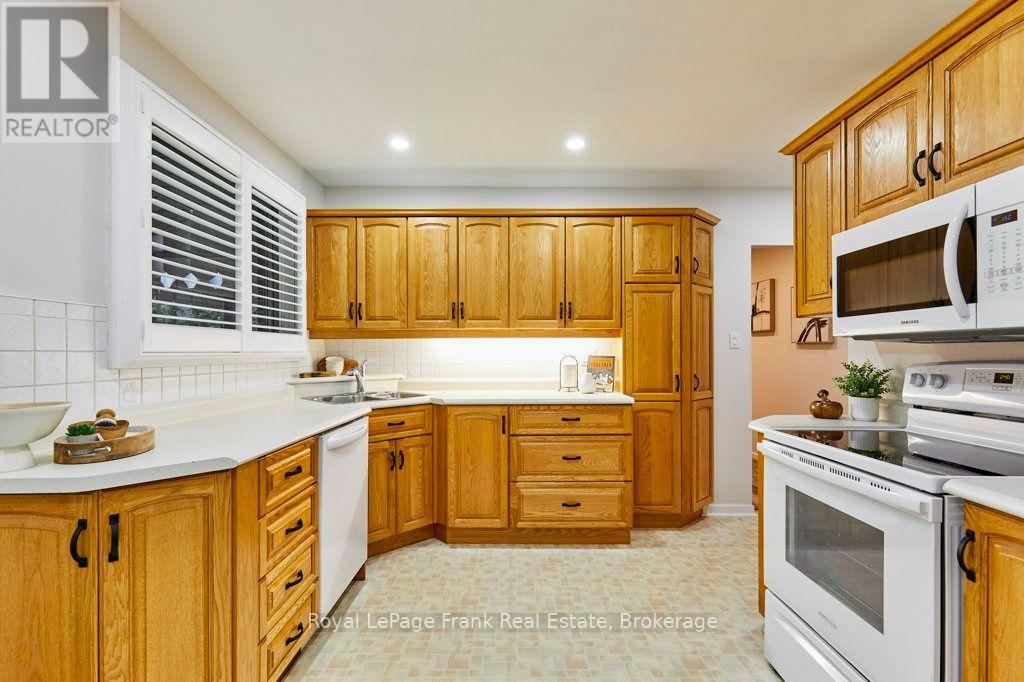 15111 Simcoe Street Property Photo 14