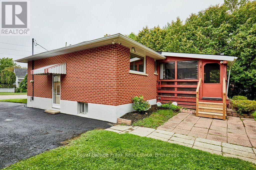 15111 Simcoe Street Property Photo 33