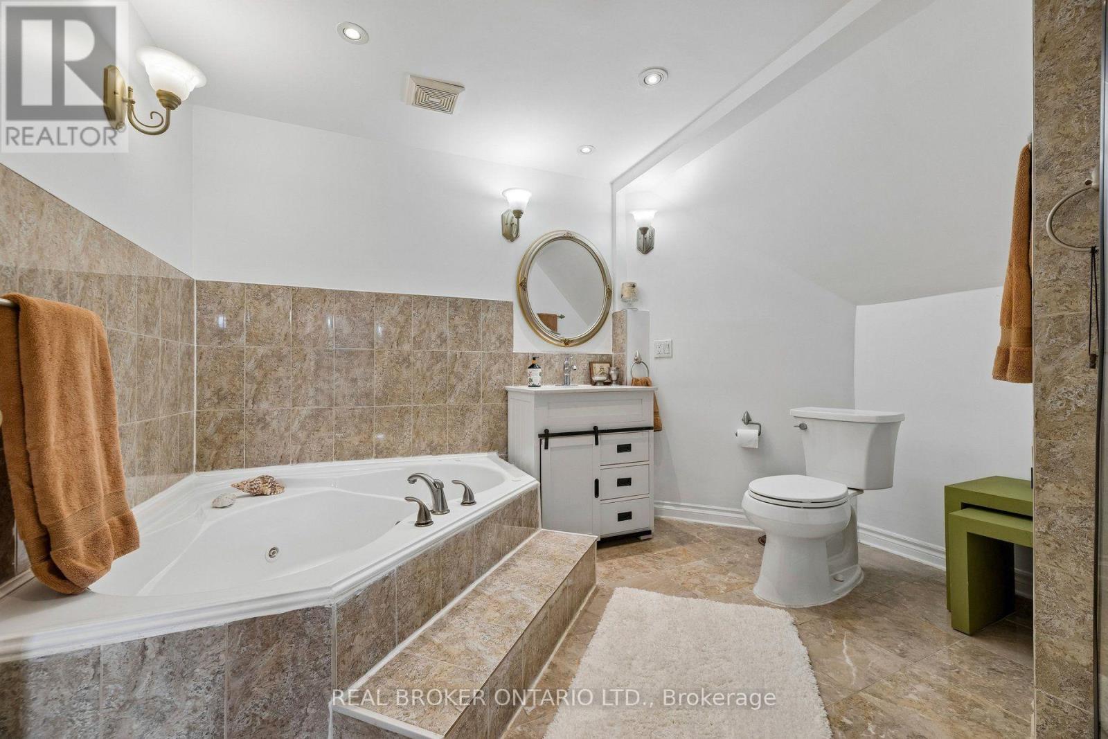 22 Ravenscroft Road Property Photo 26