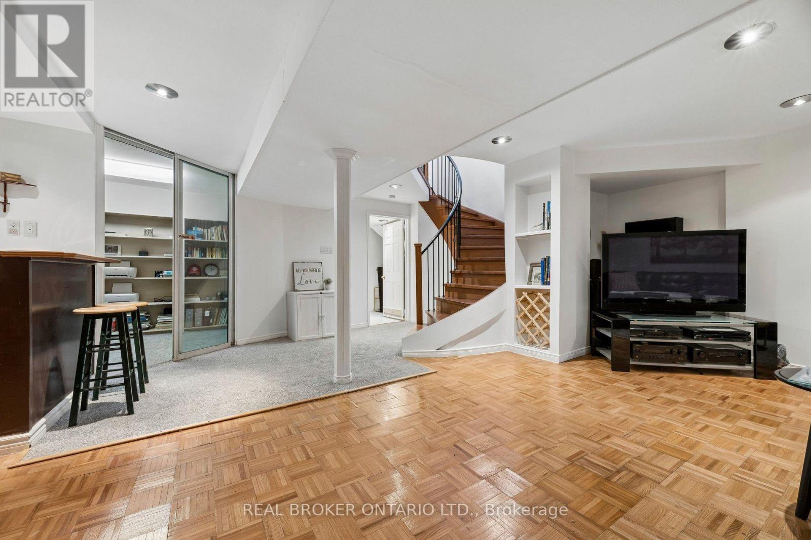 22 Ravenscroft Road Property Photo 33
