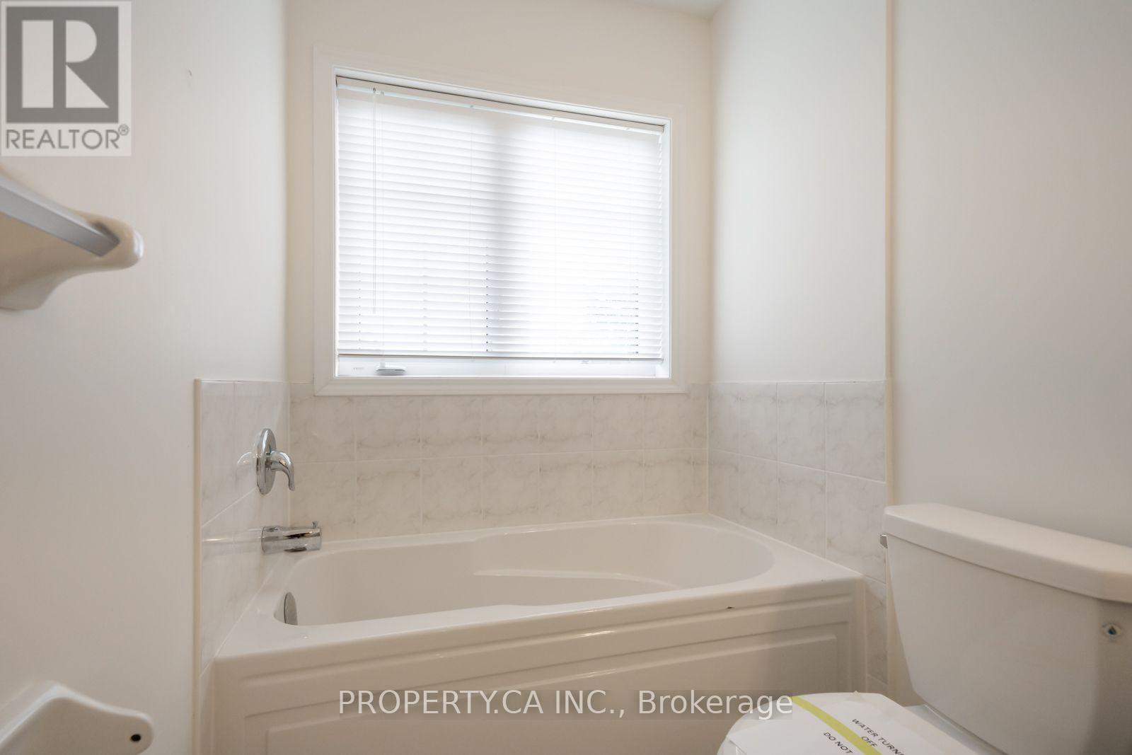 27 Healthcote Lane Property Photo 20