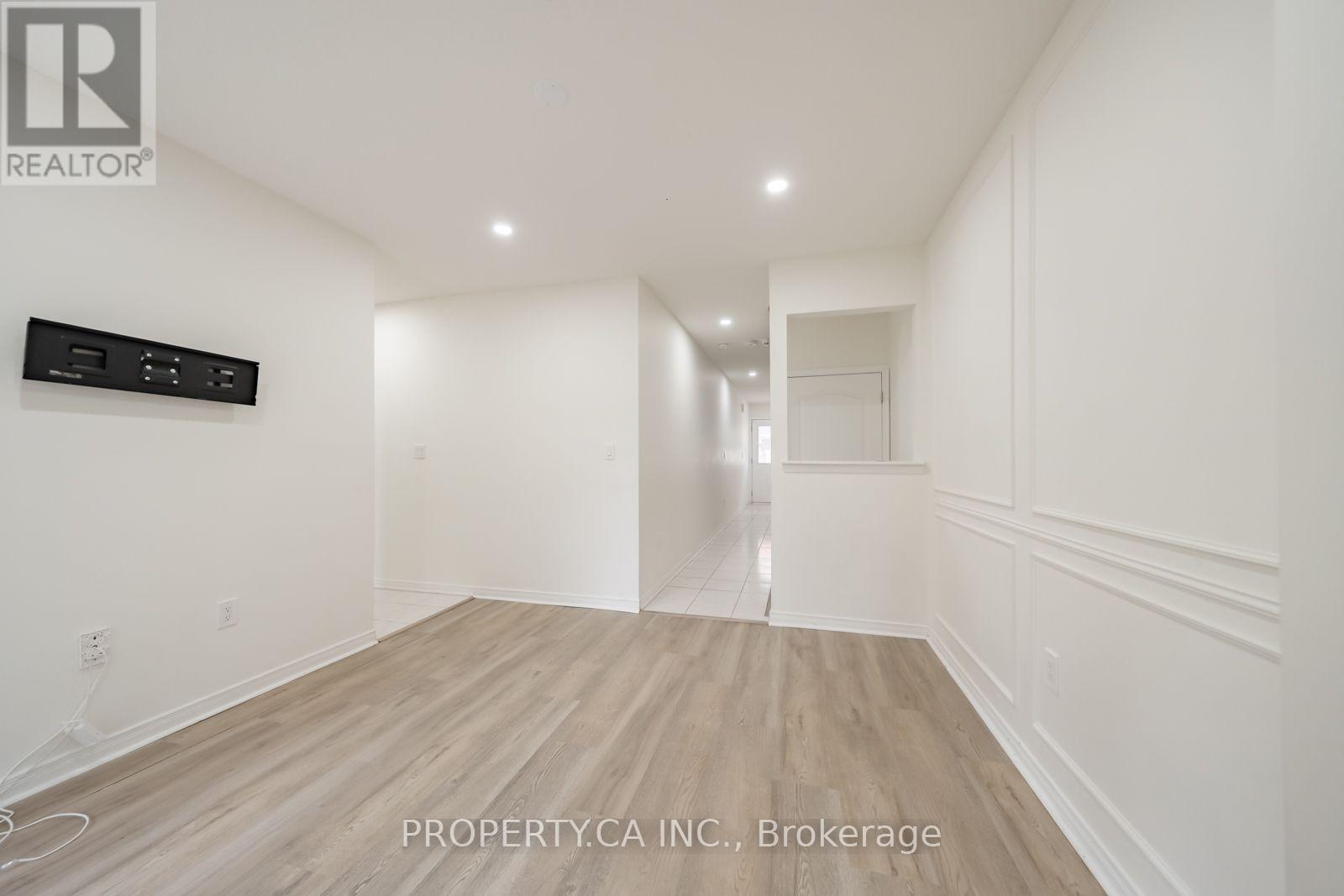 27 Healthcote Lane Property Photo 28