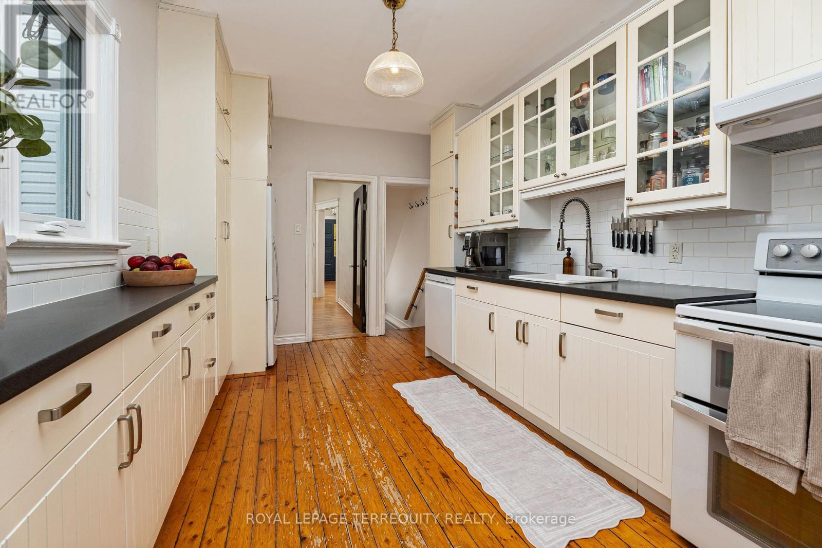 45 Dingwall Avenue Property Photo 15