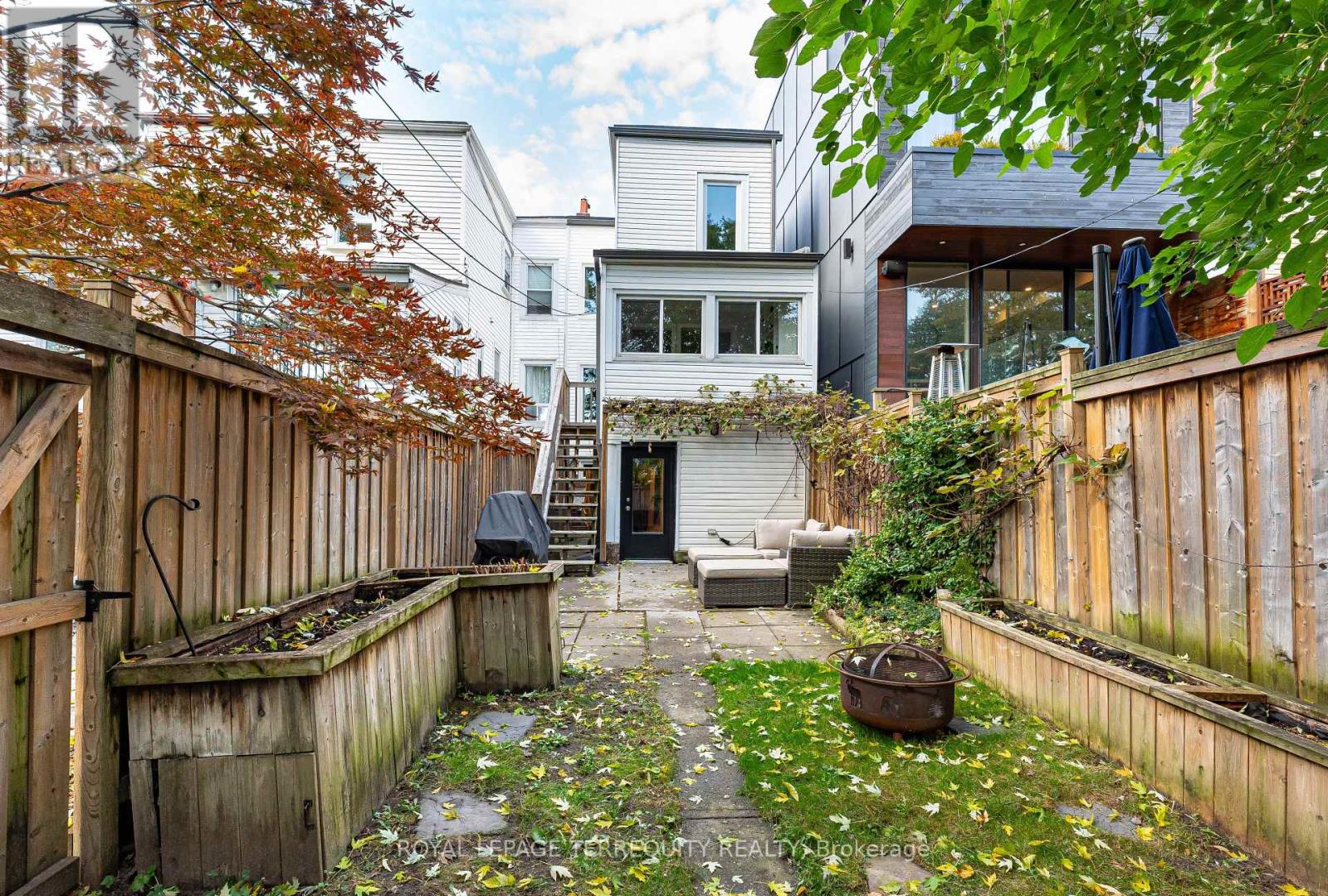 45 Dingwall Avenue Property Photo 32