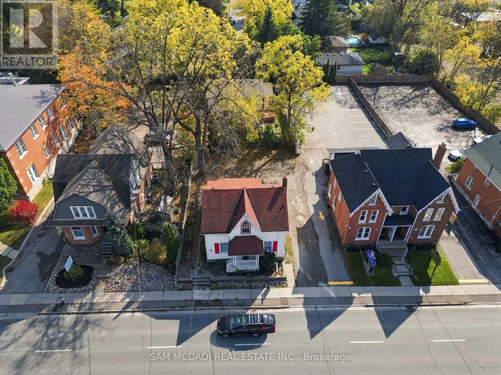 571 Kingston Road W Property Photo 1