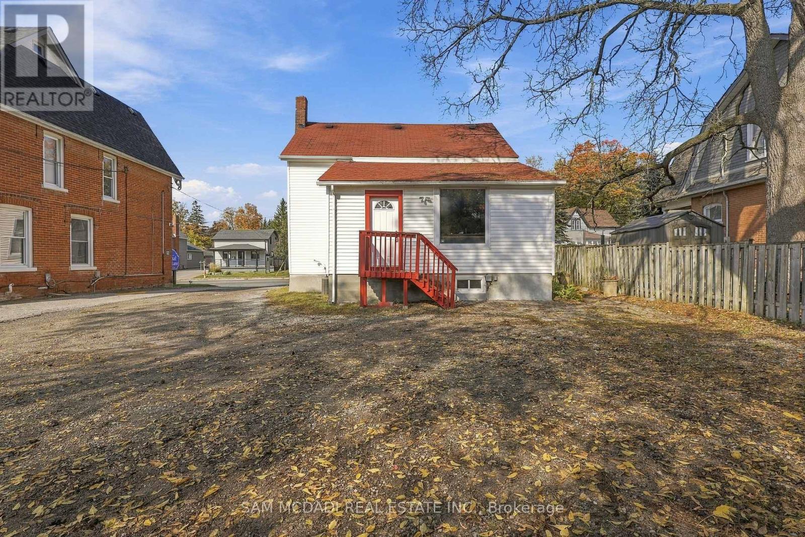 571 Kingston Road W Property Photo 3