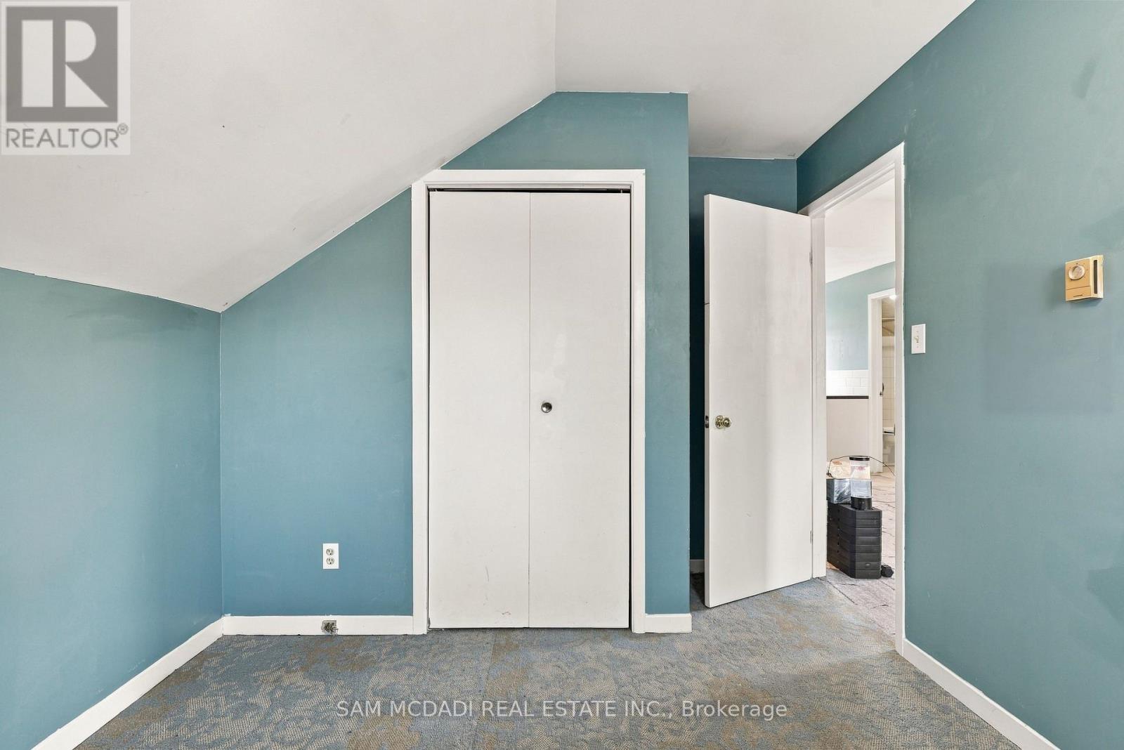 571 Kingston Road W Property Photo 13