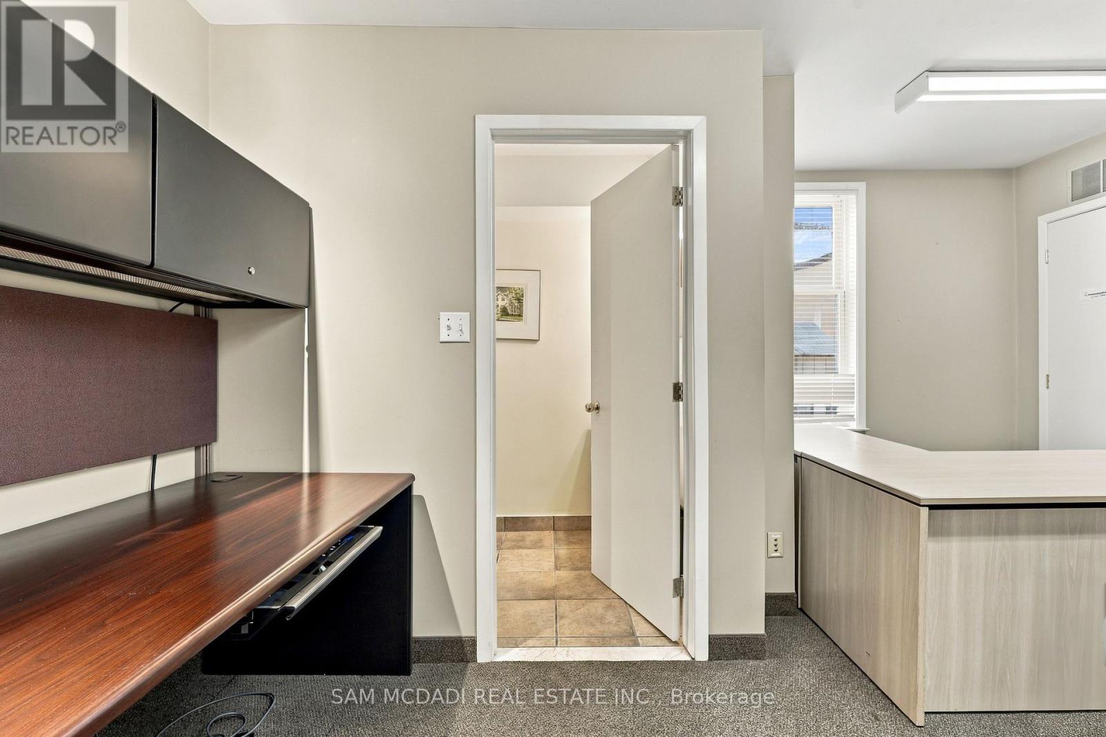 571 Kingston Road W Property Photo 17