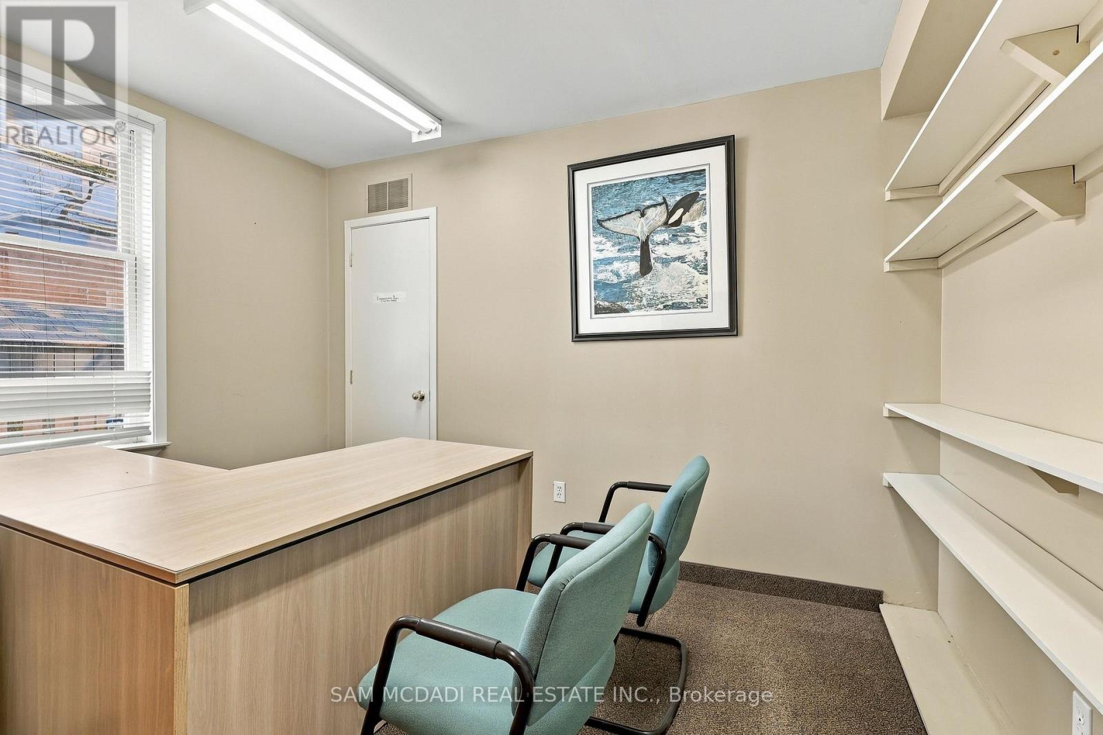 571 Kingston Road W Property Photo 18