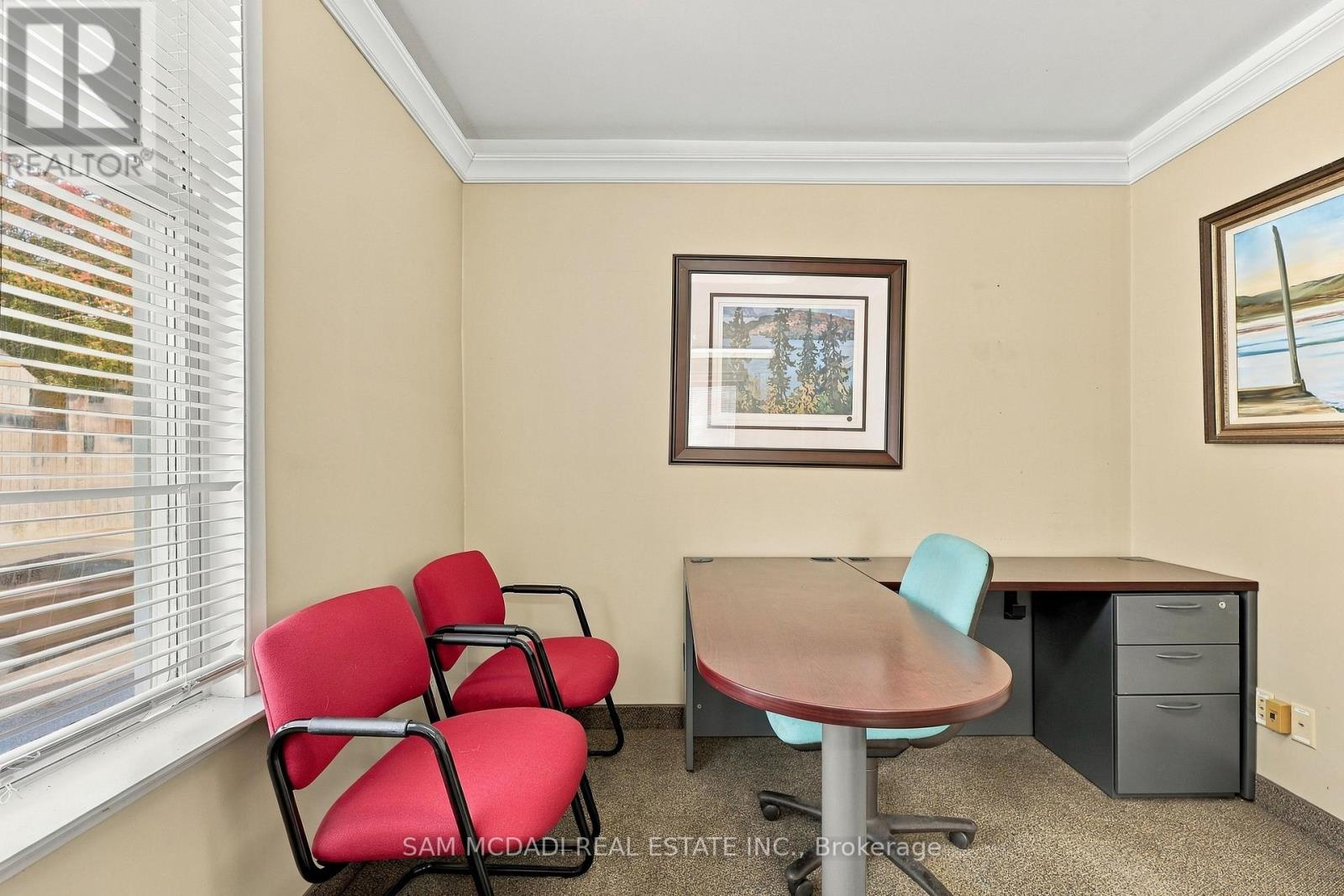571 Kingston Road W Property Photo 20