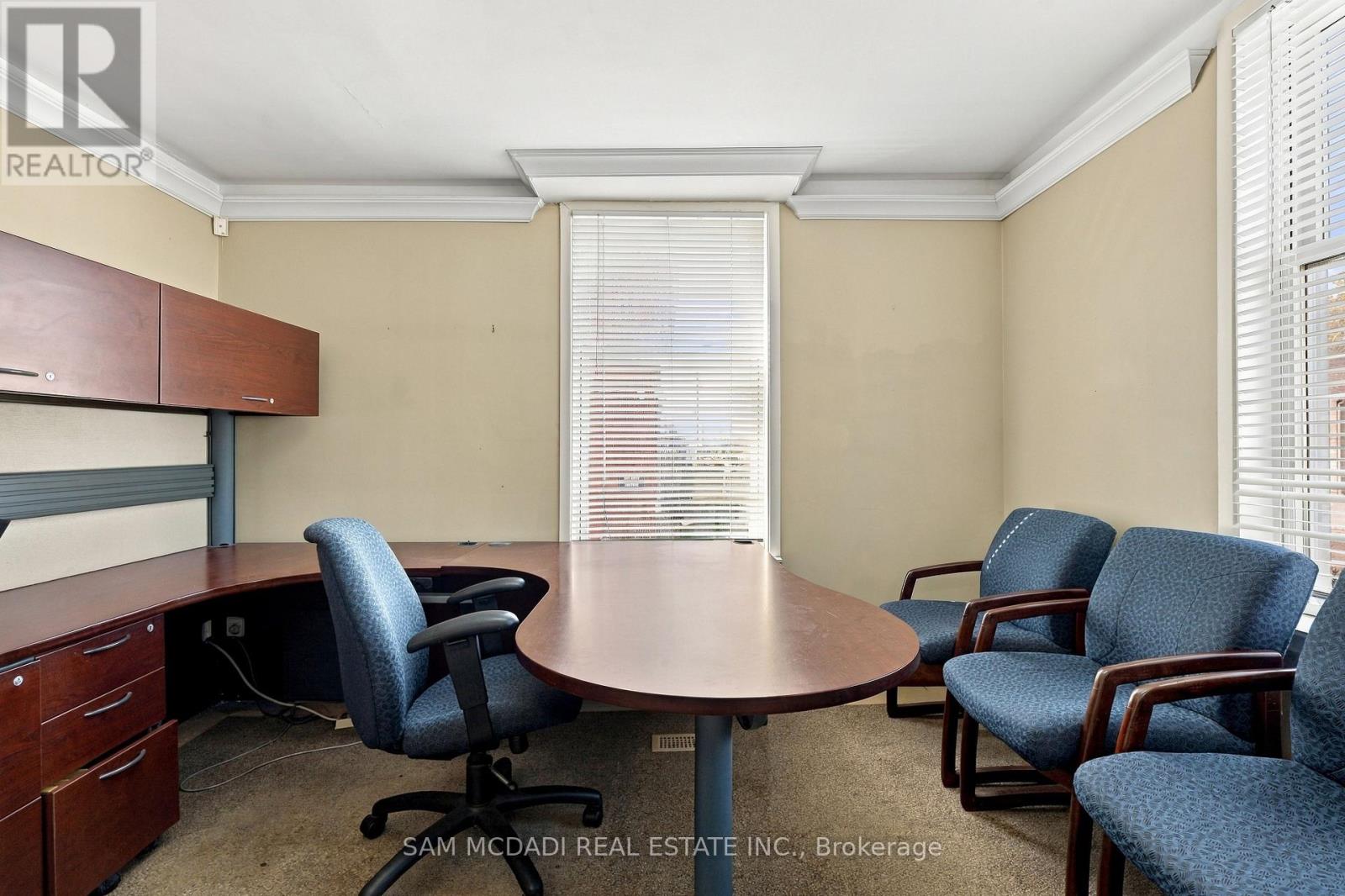 571 Kingston Road W Property Photo 21