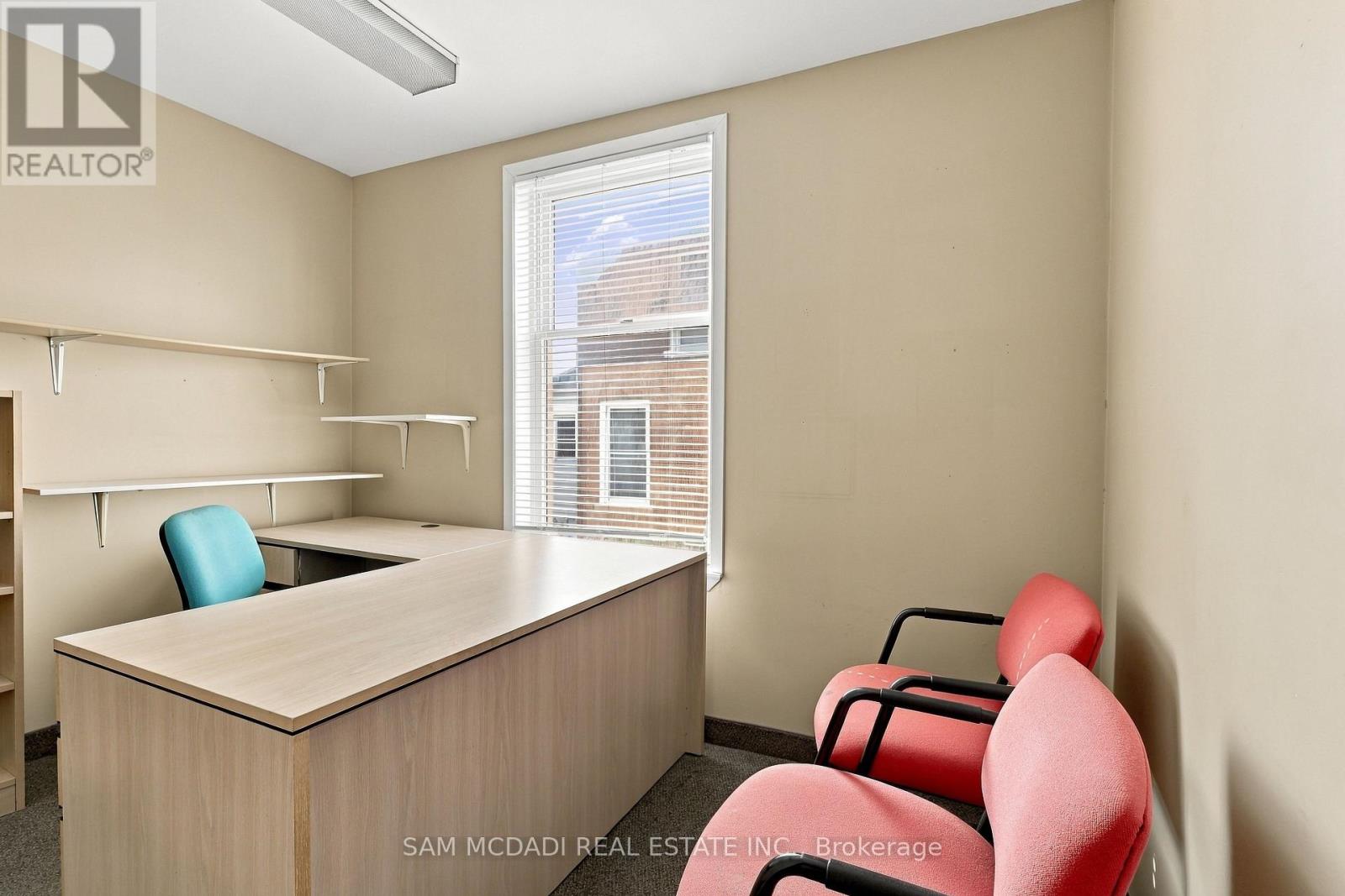 571 Kingston Road W Property Photo 29