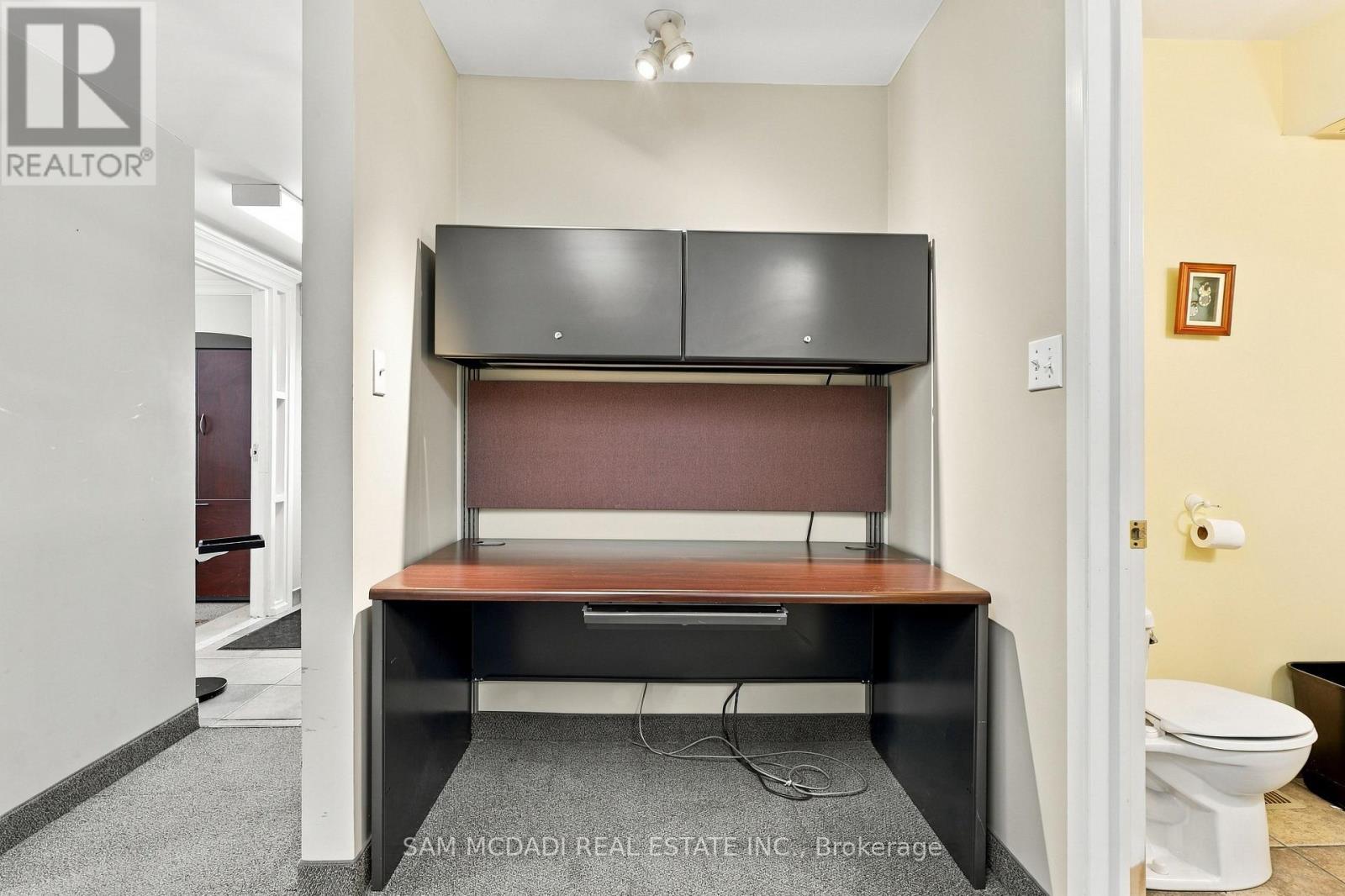 571 Kingston Road W Property Photo 33