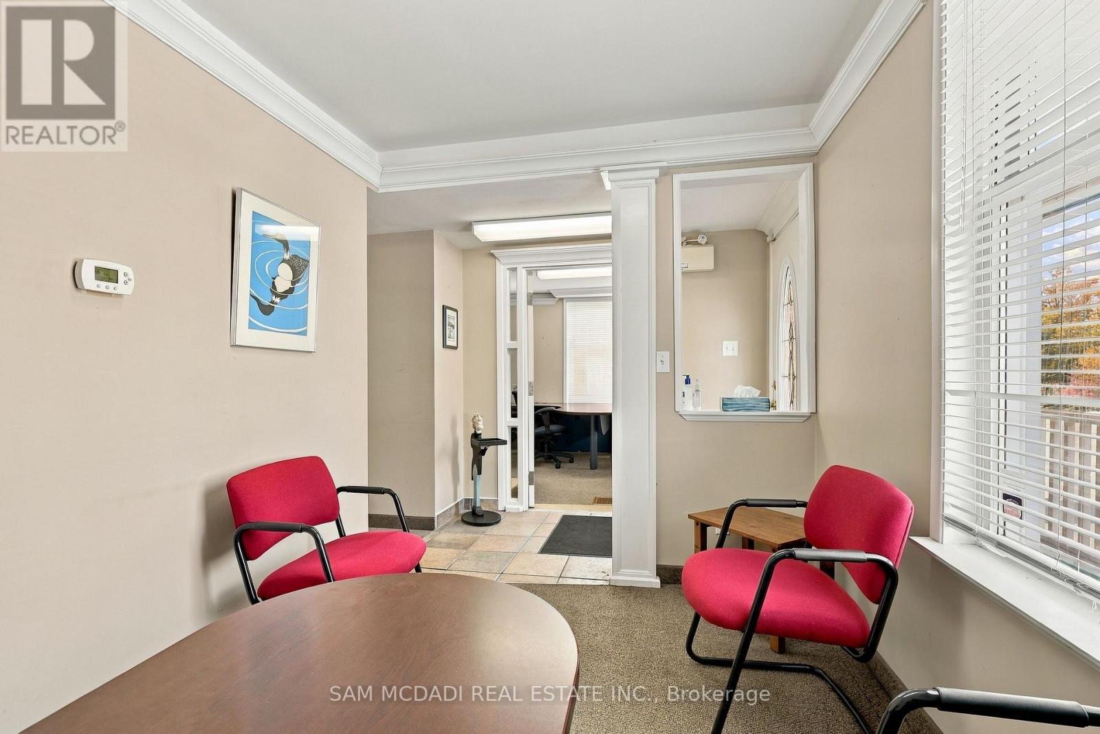 571 Kingston Road W Property Photo 34