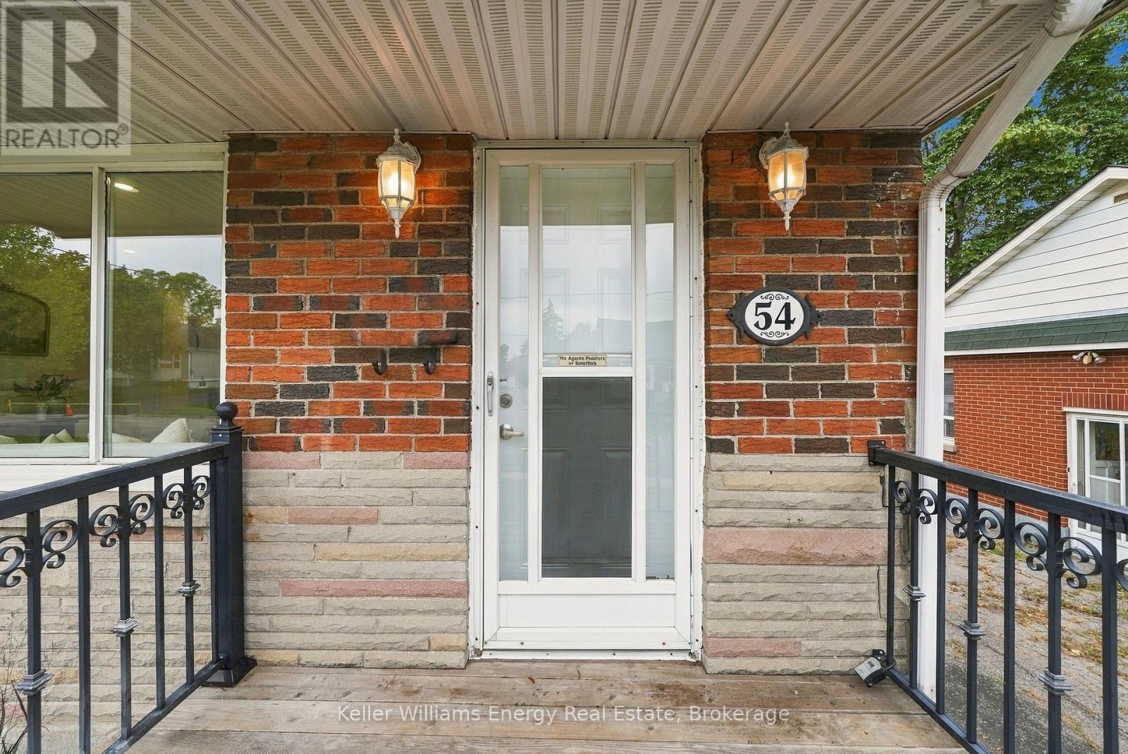 54 Eastlawn Street Property Photo 3