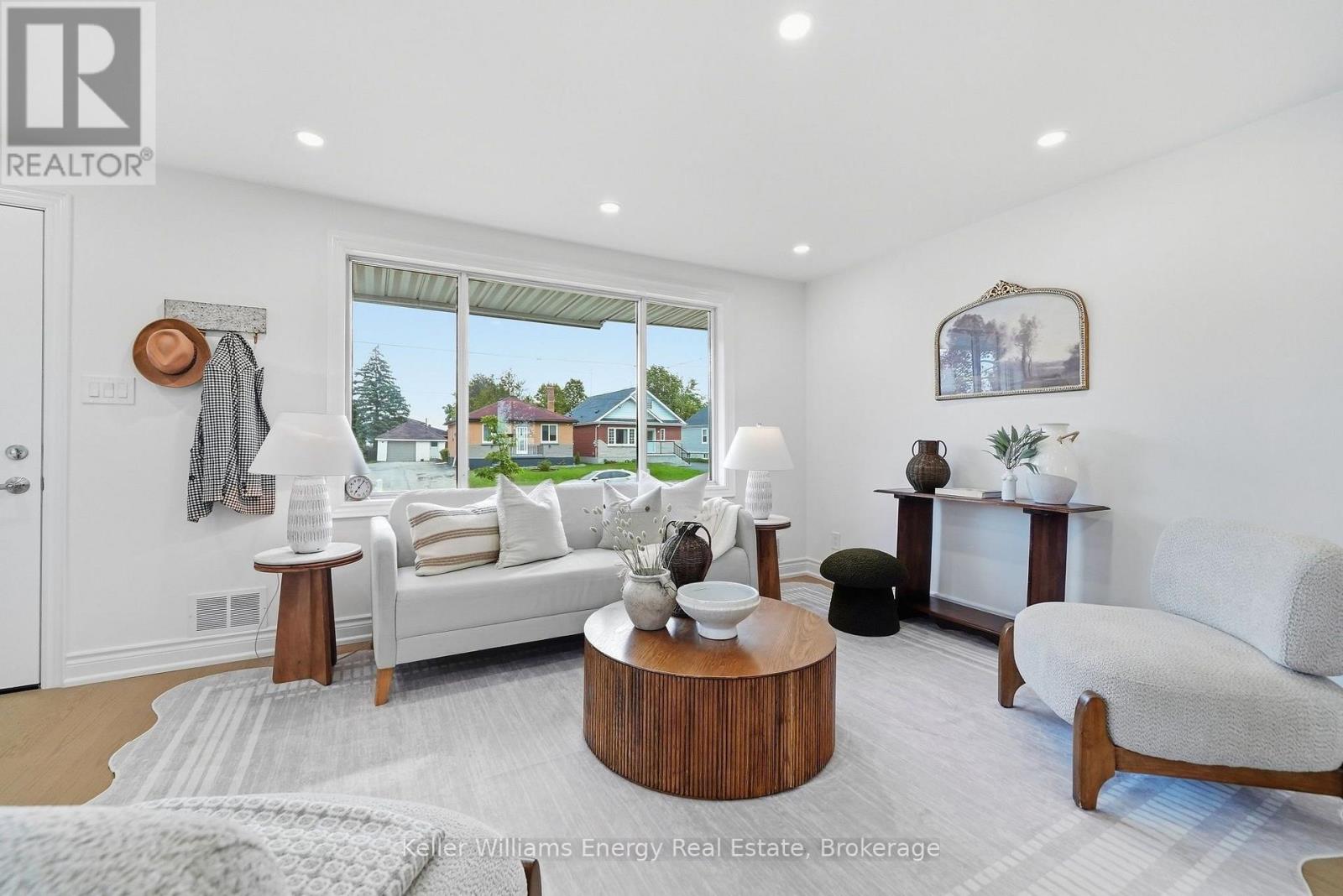 54 Eastlawn Street Property Photo 10