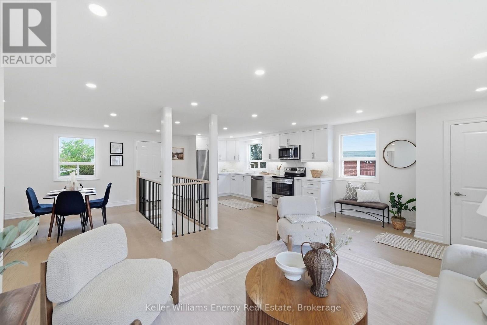 54 Eastlawn Street Property Photo 18
