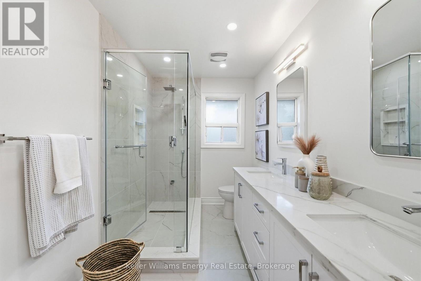 54 Eastlawn Street Property Photo 25
