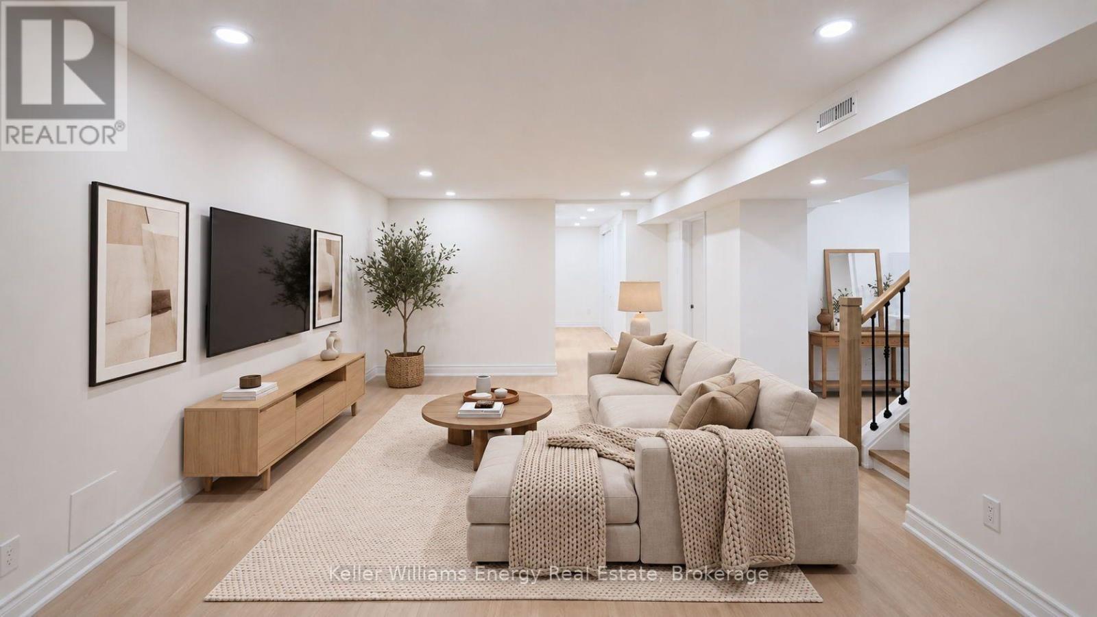 54 Eastlawn Street Property Photo 28