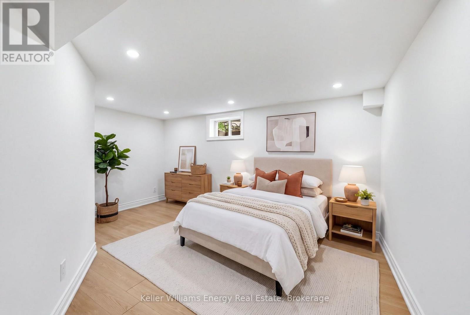 54 Eastlawn Street Property Photo 32