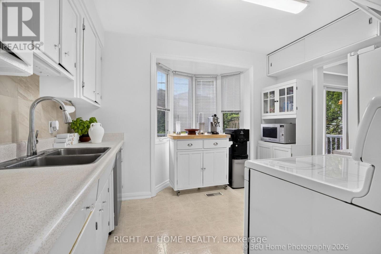 100 Perivale Crescent Property Photo 17
