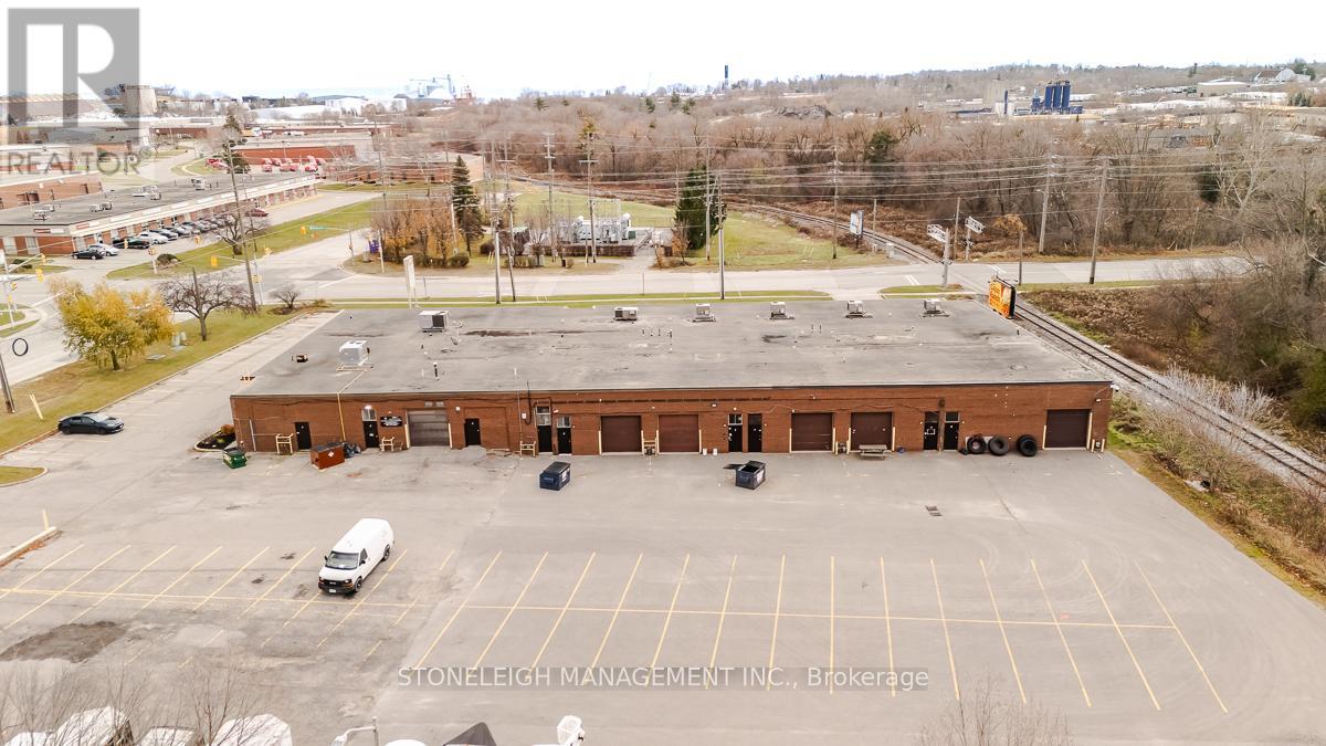 1 - 350 Wentworth Street E Property Photo 2