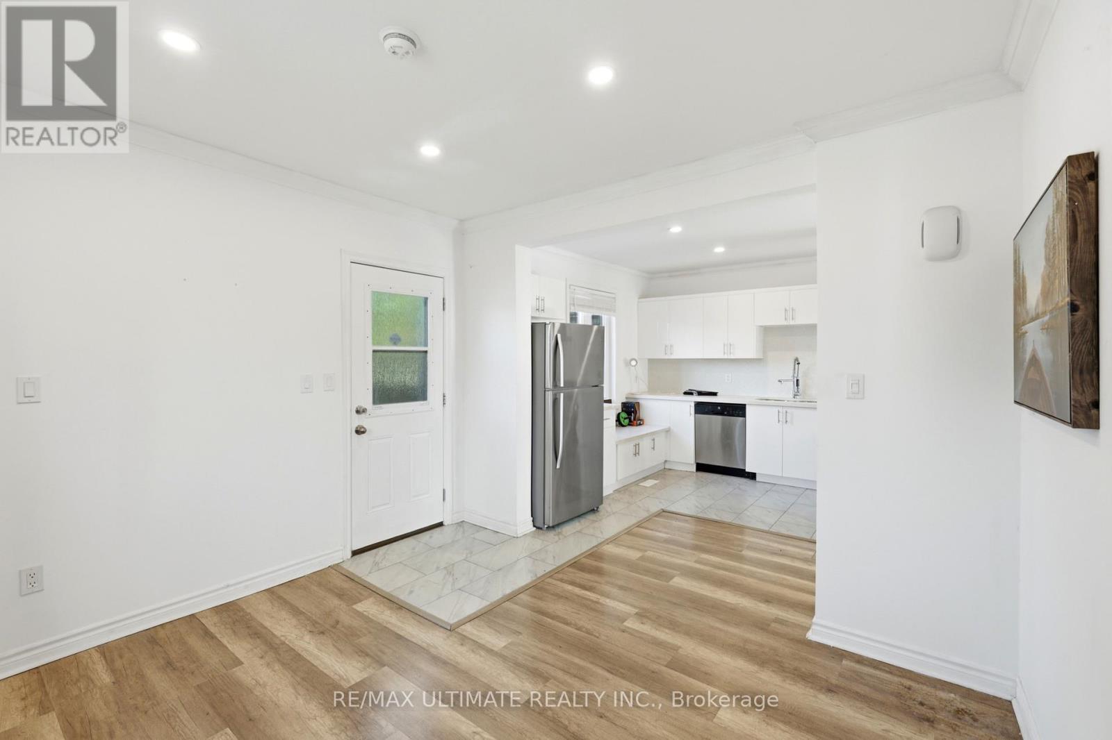 183 Ritson Road S Property Photo 9