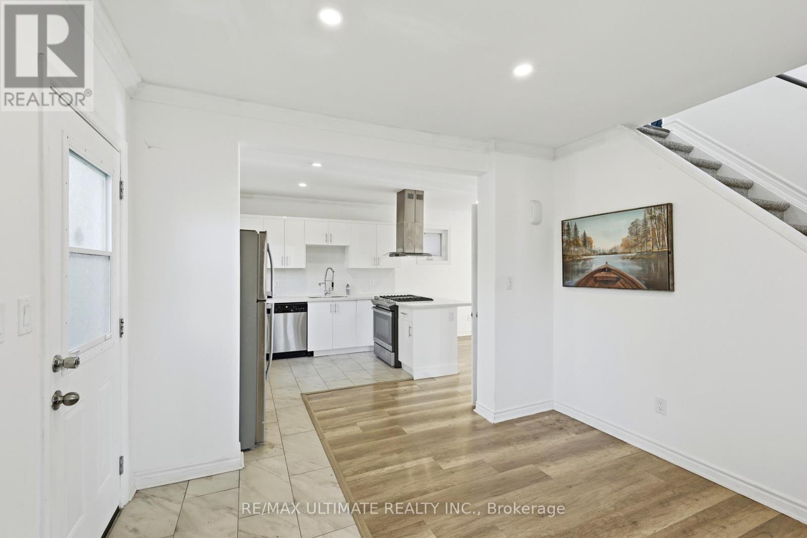 183 Ritson Road S Property Photo 10