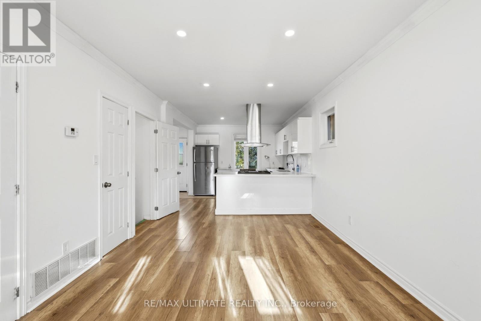 183 Ritson Road S Property Photo 11