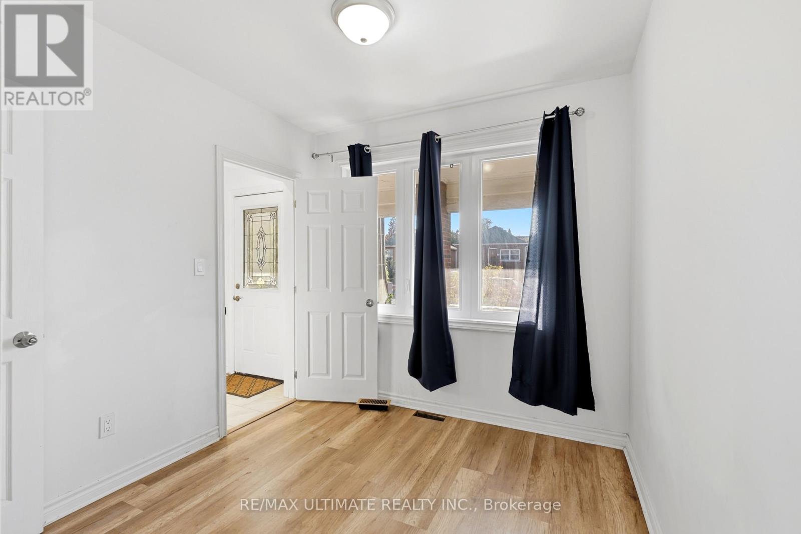 183 Ritson Road S Property Photo 13