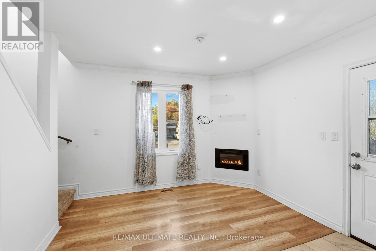 183 Ritson Road S Property Photo 23