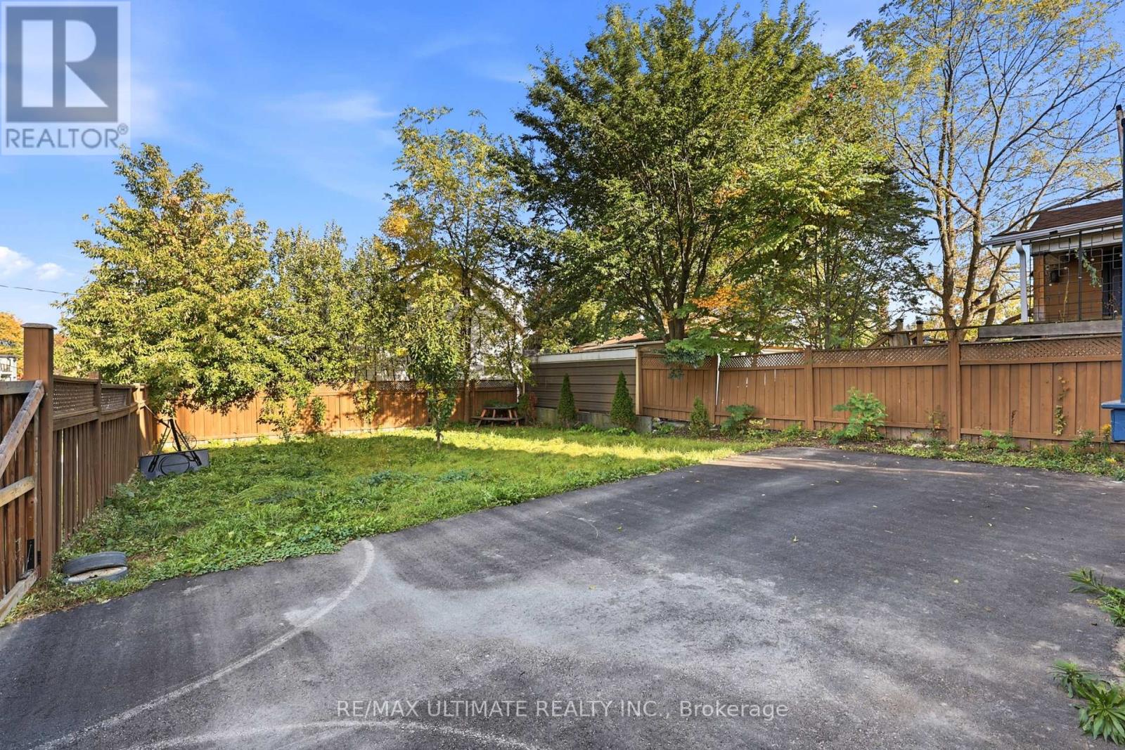 183 Ritson Road S Property Photo 36