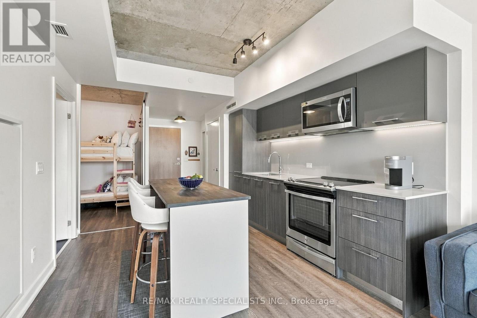622 - 30 Baseball Place Property Photo 11