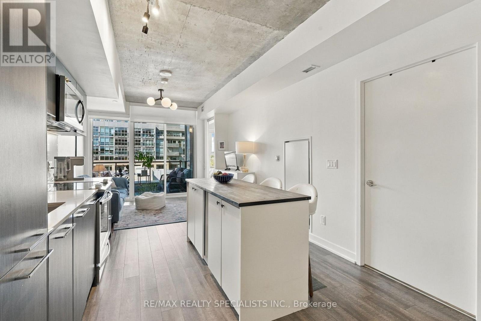 622 - 30 Baseball Place Property Photo 13