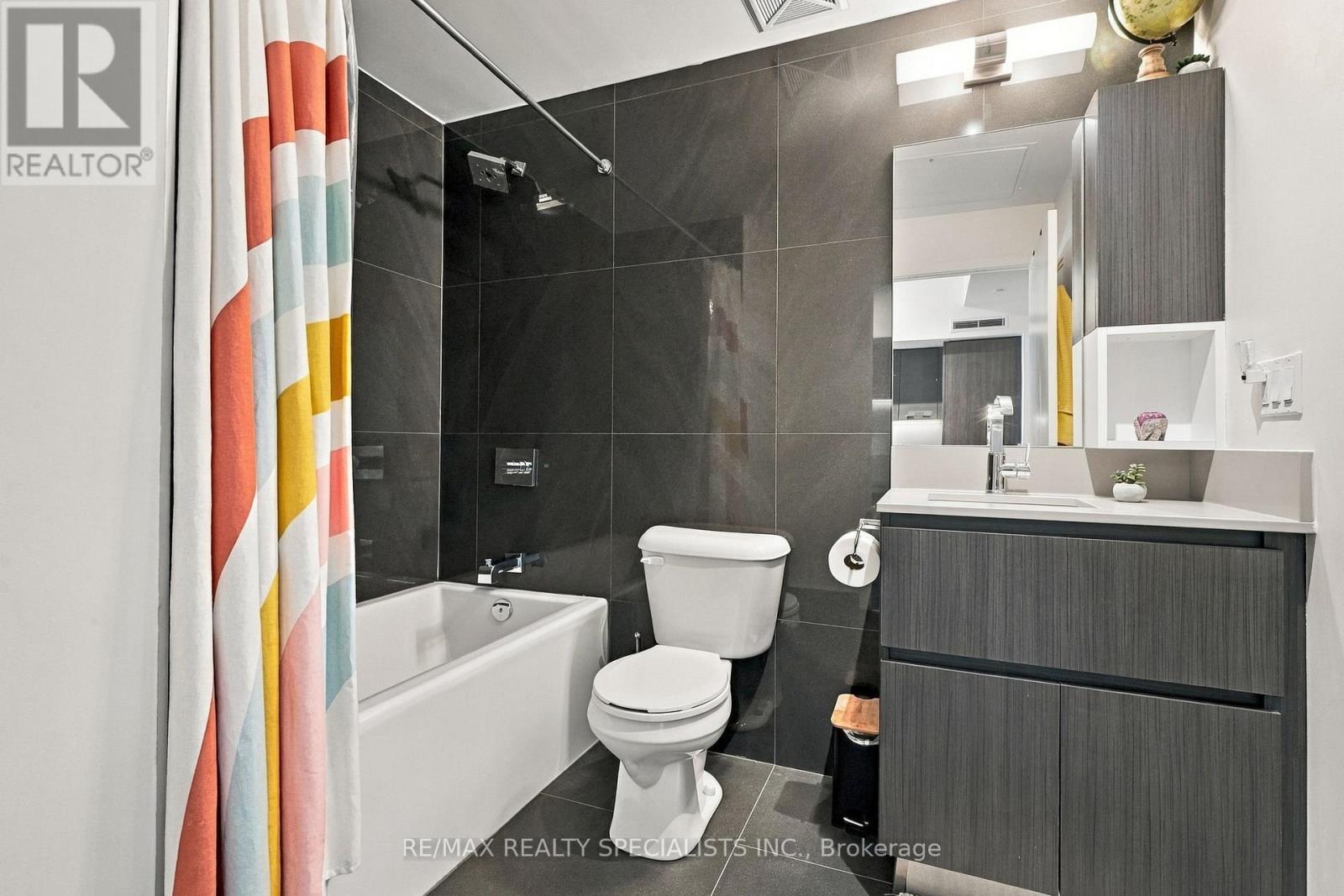 622 - 30 Baseball Place Property Photo 31