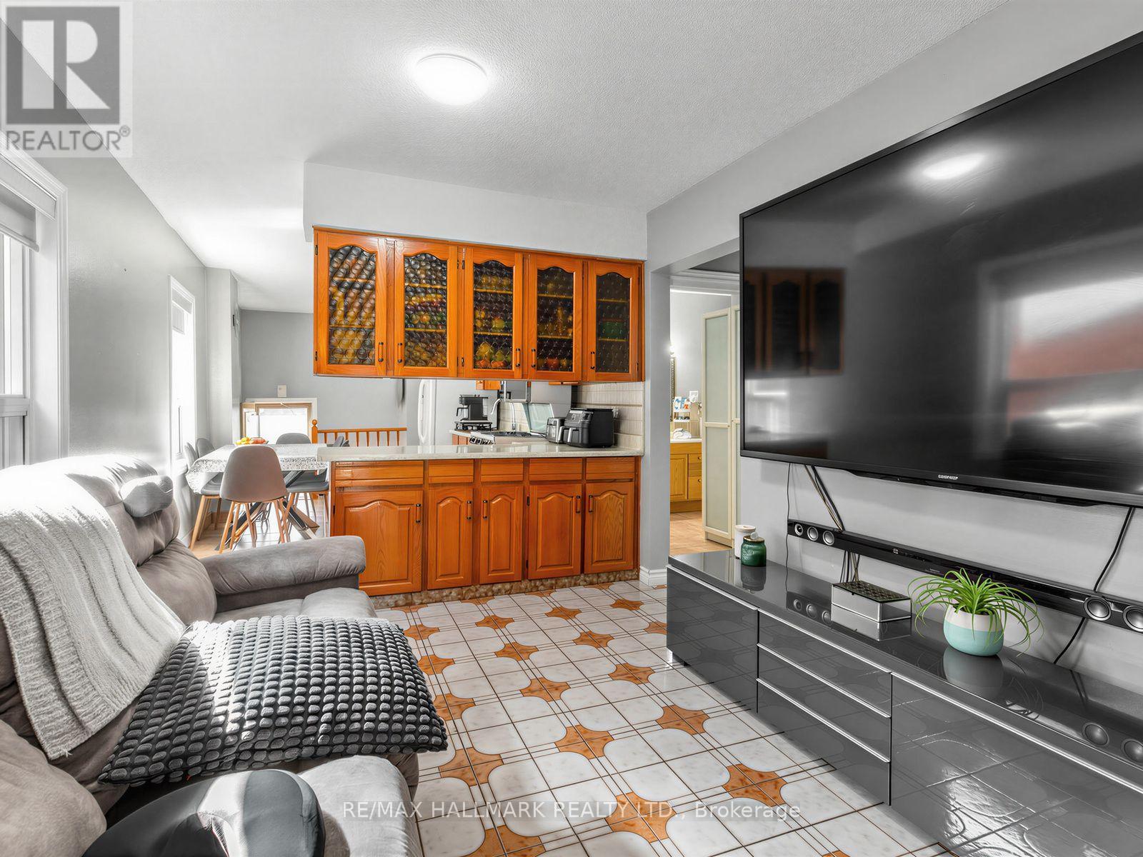 297 Strathmore Boulevard Property Photo 8