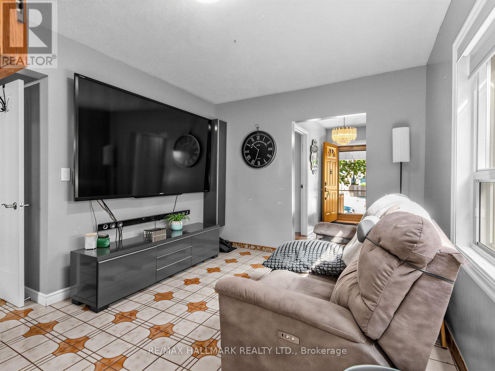 297 Strathmore Boulevard Property Photo 10