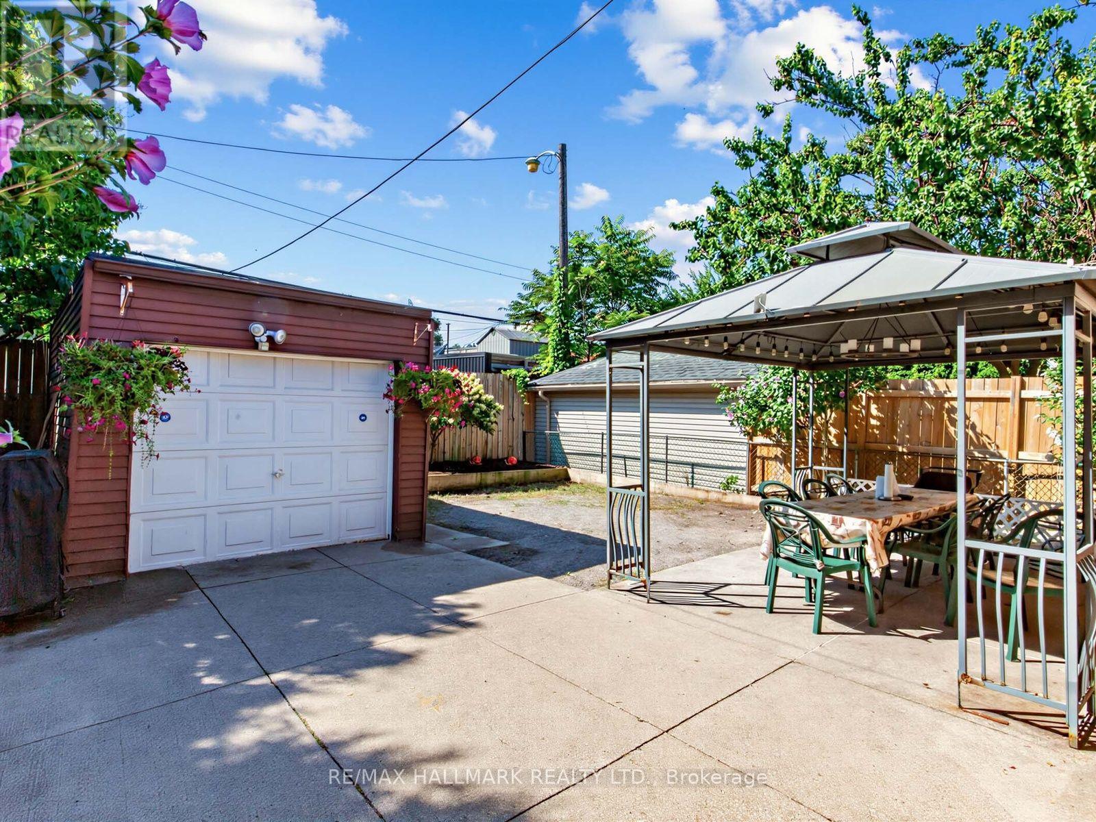 297 Strathmore Boulevard Property Photo 36