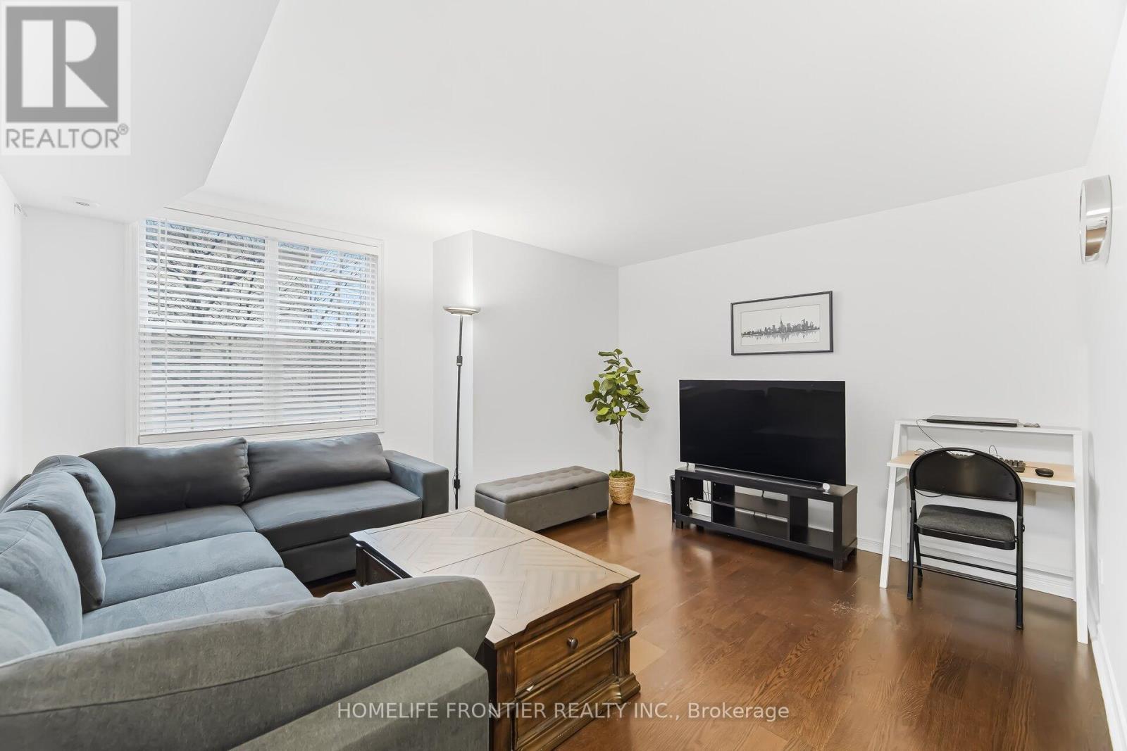 207 - 45 Strangford Lane Property Photo 3