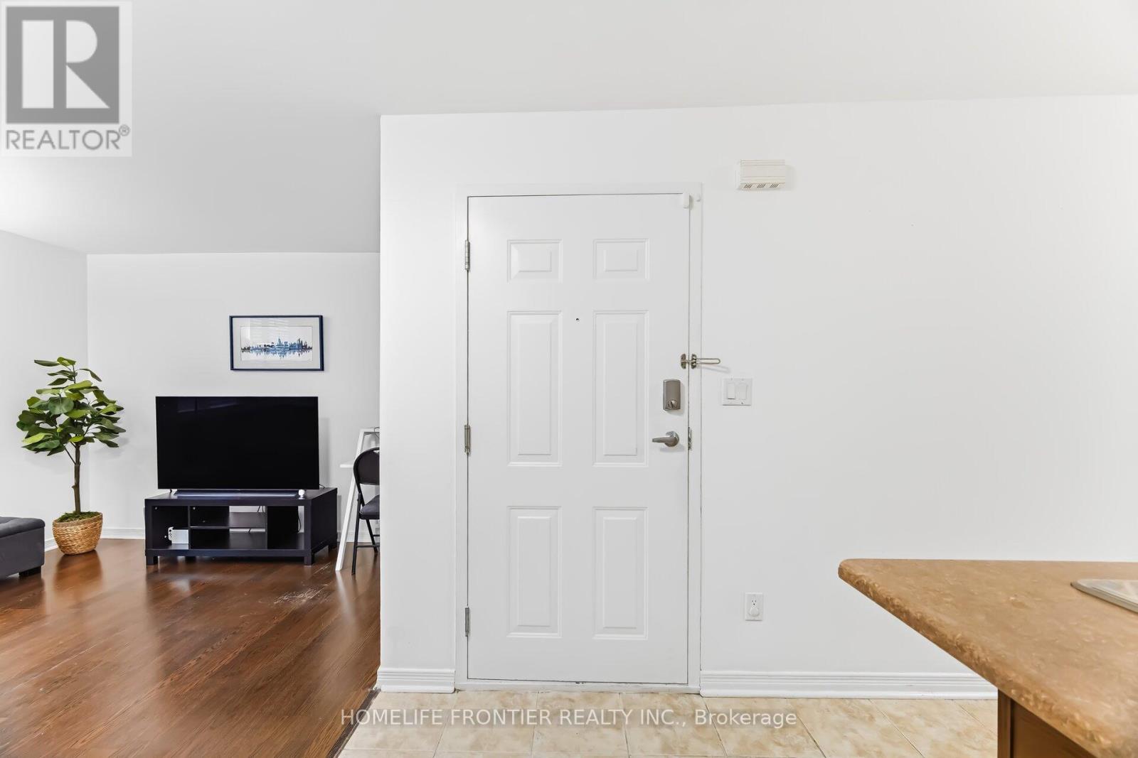 207 - 45 Strangford Lane Property Photo 5