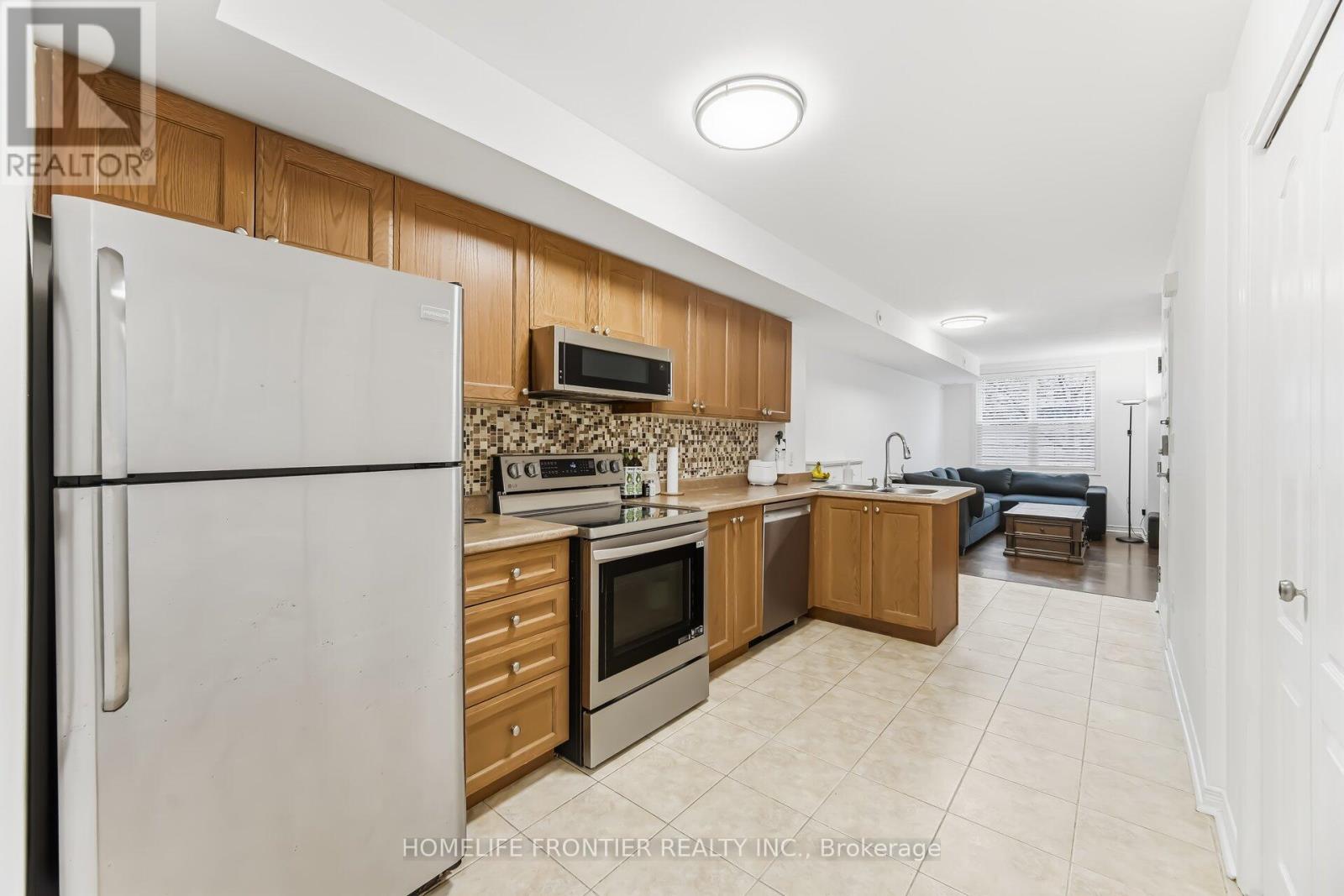207 - 45 Strangford Lane Property Photo 7