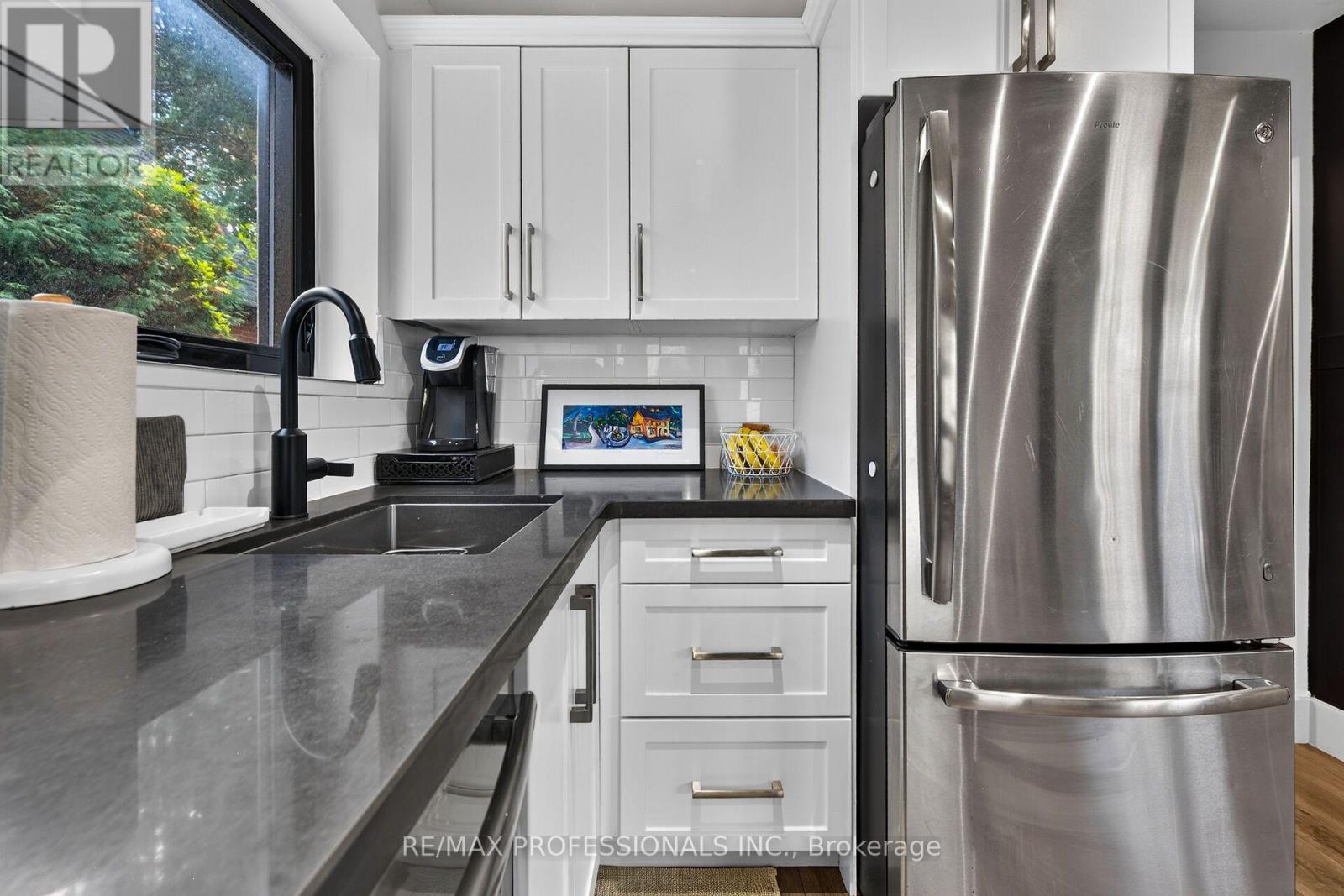 17 Hollydene Road Property Photo 6