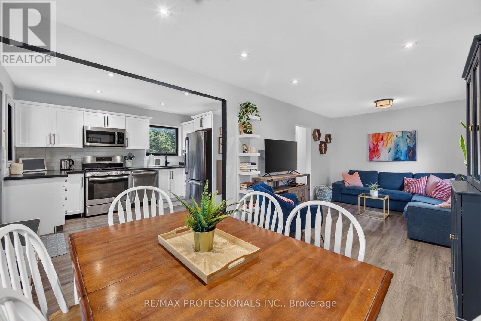 17 Hollydene Road Property Photo 10