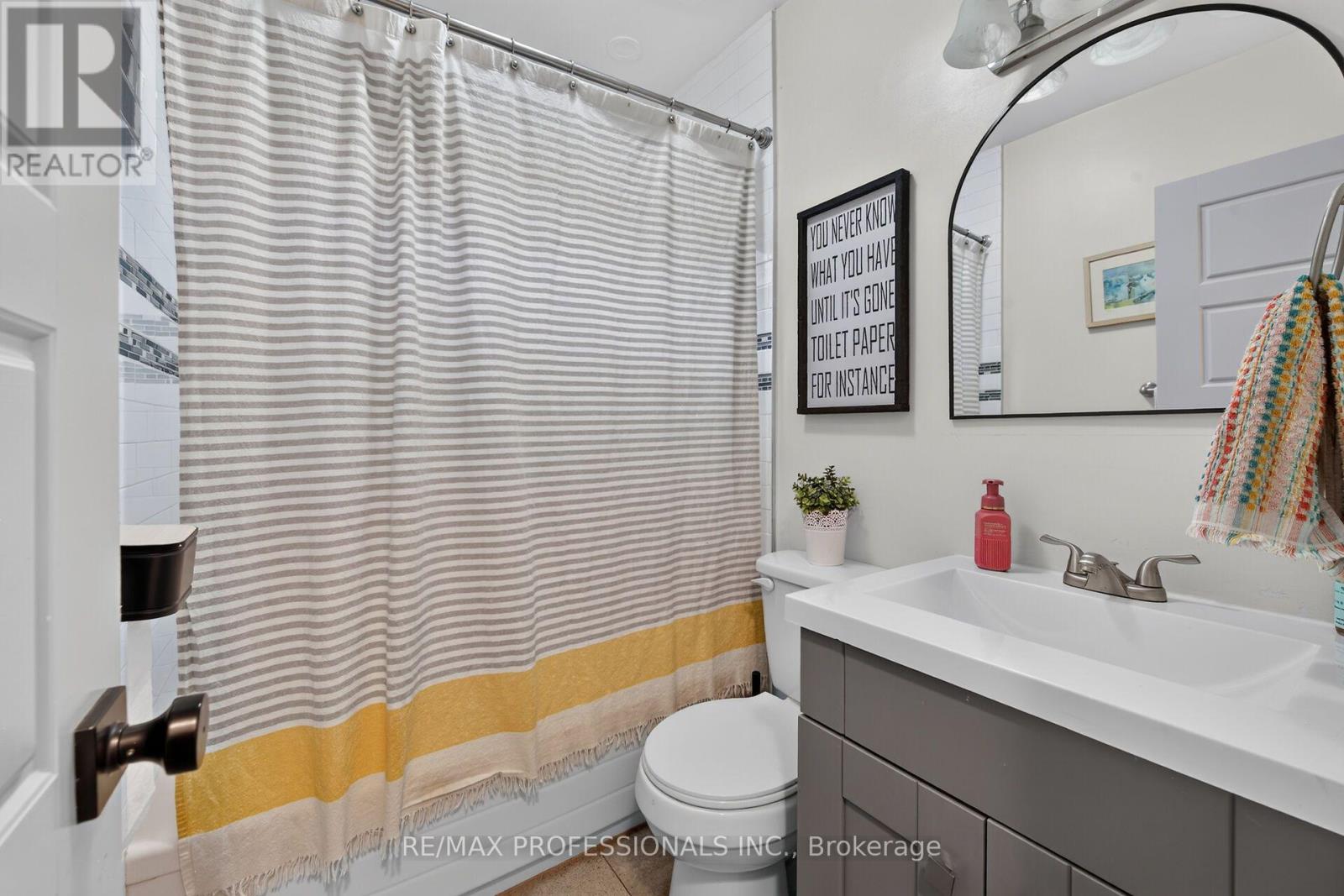 17 Hollydene Road Property Photo 16