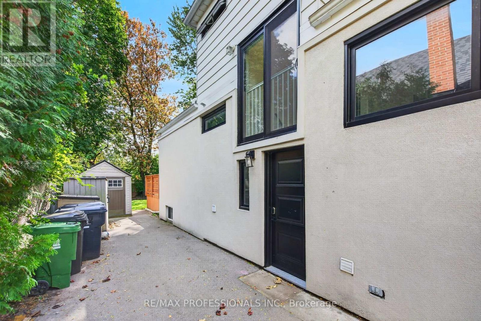 17 Hollydene Road Property Photo 38
