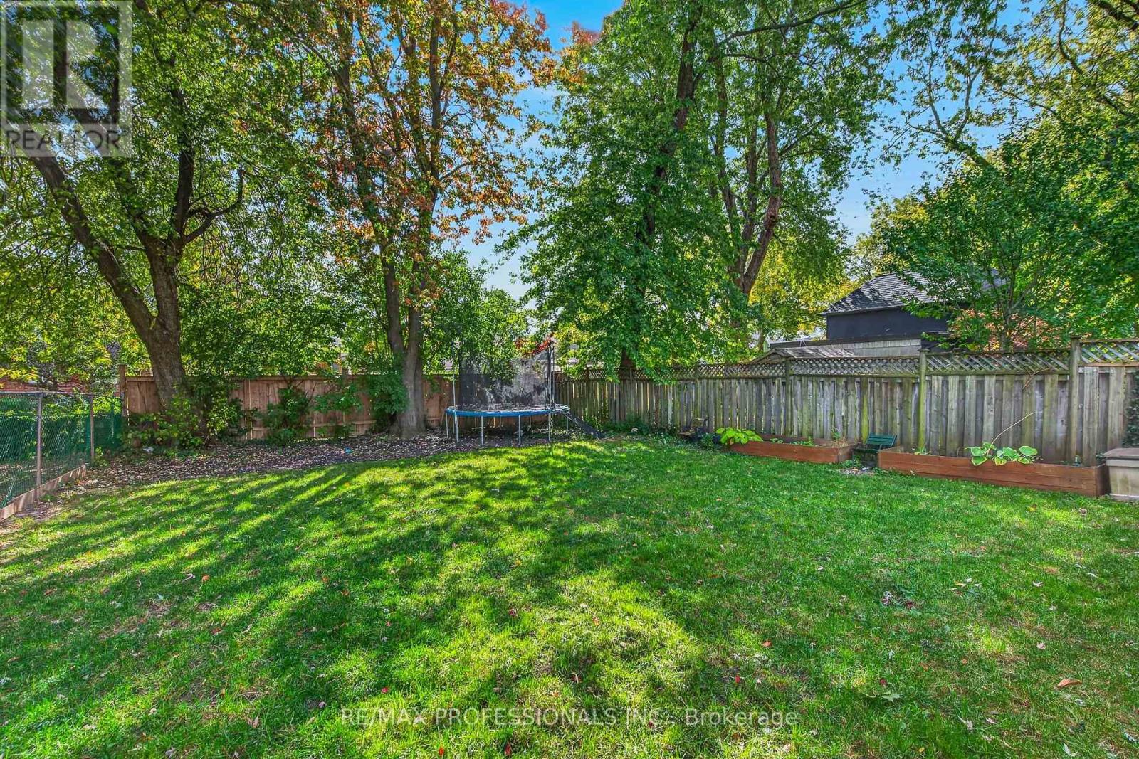 17 Hollydene Road Property Photo 39