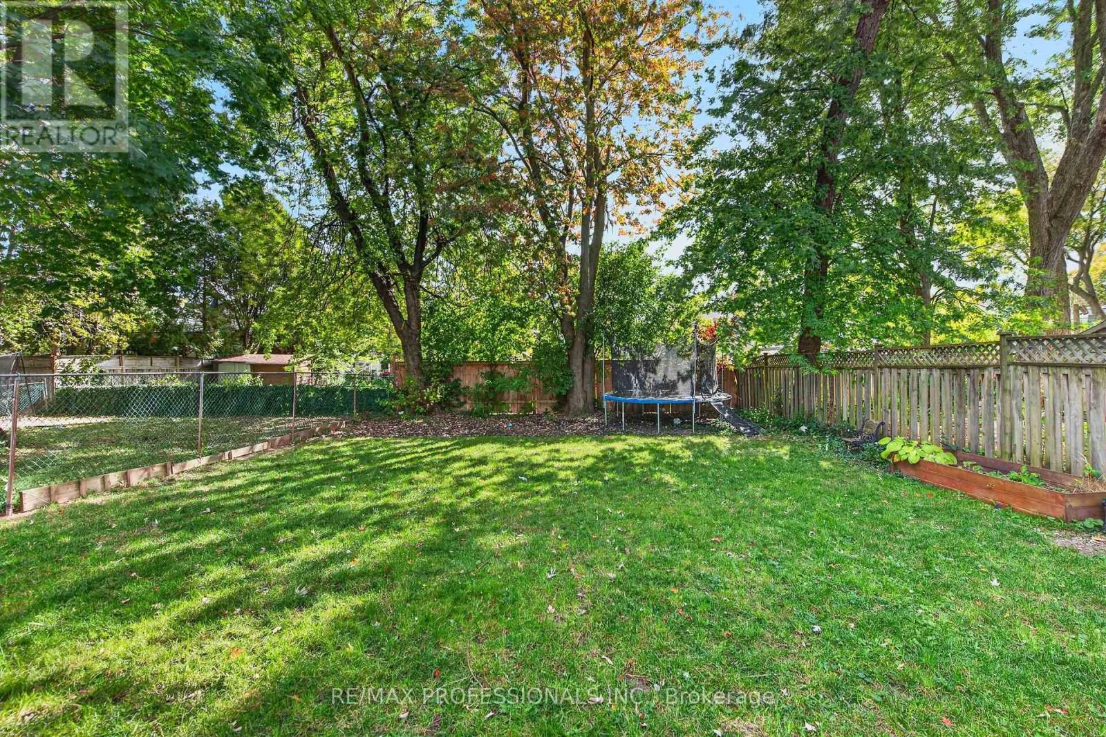 17 Hollydene Road Property Photo 40