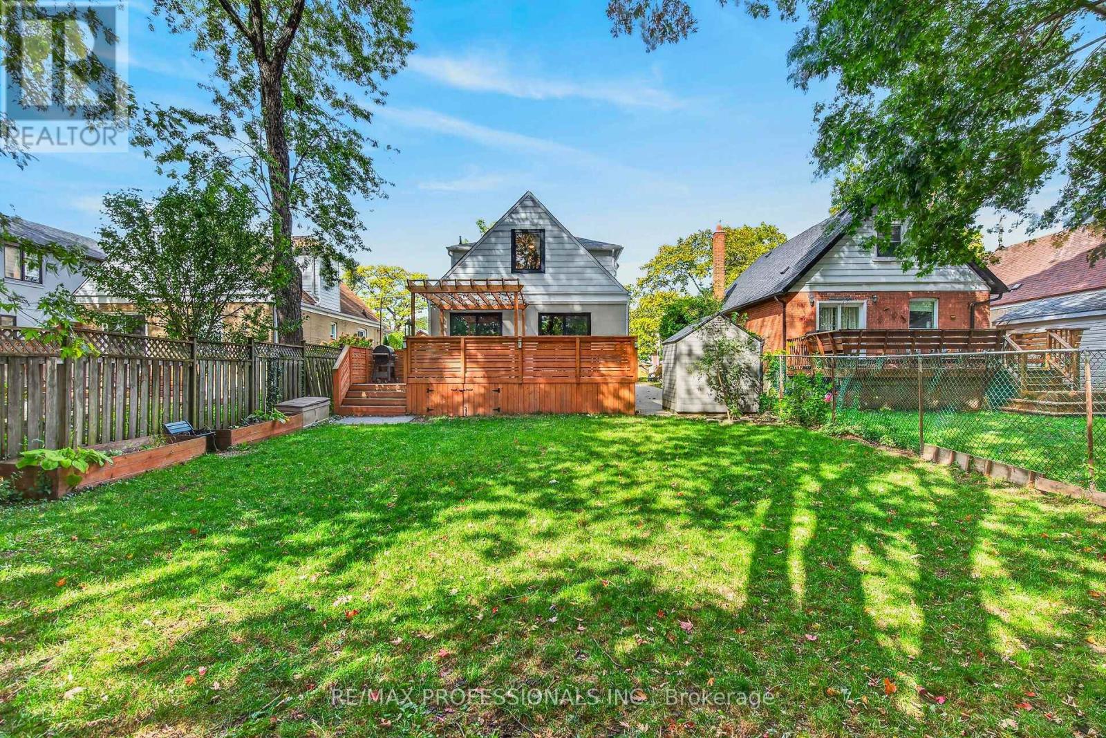 17 Hollydene Road Property Photo 41