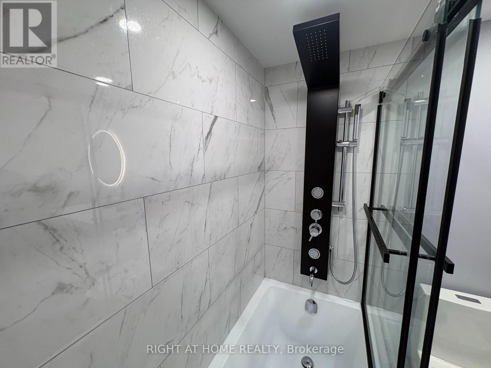 711 - 1950 Kennedy Road Property Photo 15