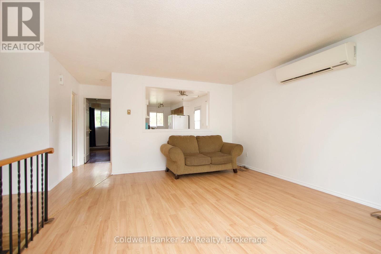 673 Attersley Drive Property Photo 6